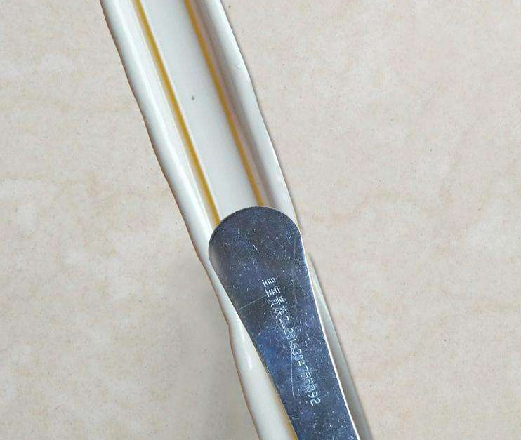 美缝刮板（美缝师进行压缝，用的都是它们！）(图1)